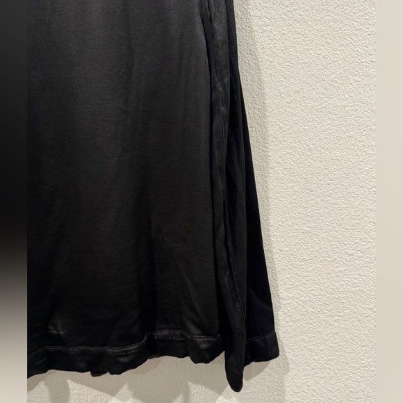 Raquel Allegra Black Satin Single Button Closure Fold Over Pocket Blazer Size 0 - Picture 12 of 15